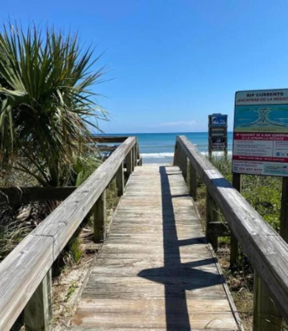 Endless Summer -Updated Townhome, 3-5 Minute Walk To The Beach! Indian Harbour Beach Экстерьер фото