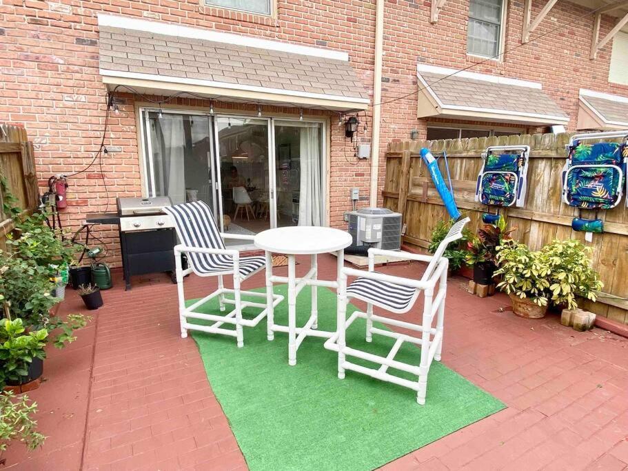 Endless Summer -Updated Townhome, 3-5 Minute Walk To The Beach! Indian Harbour Beach Экстерьер фото