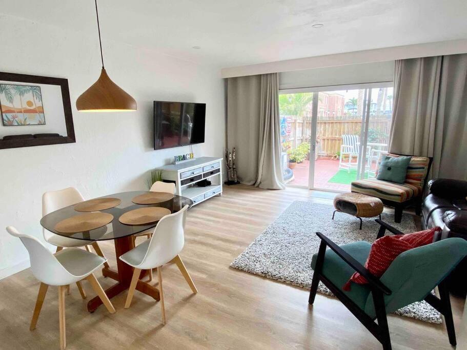Endless Summer -Updated Townhome, 3-5 Minute Walk To The Beach! Indian Harbour Beach Экстерьер фото