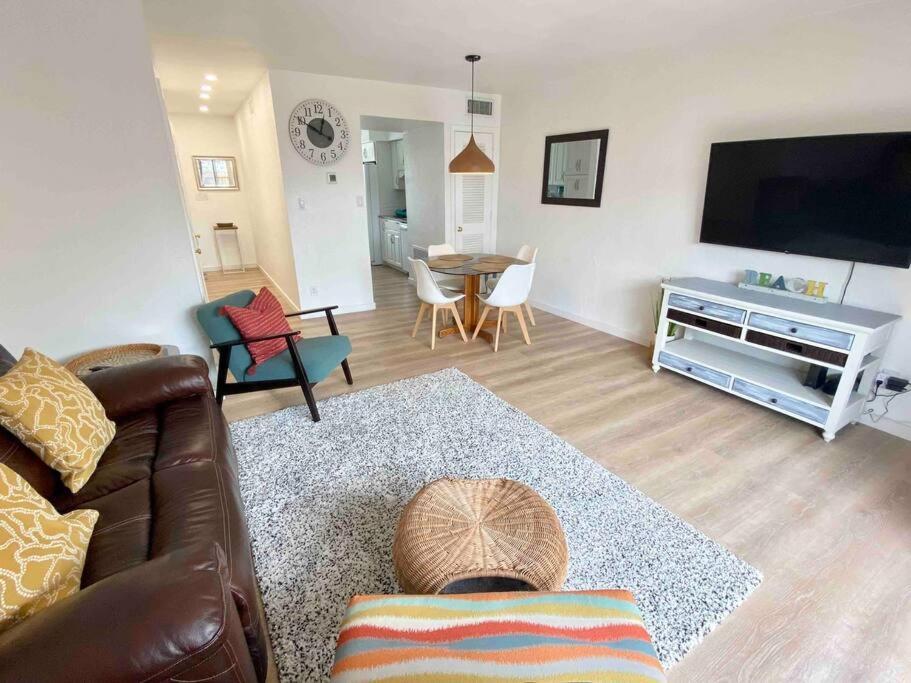 Endless Summer -Updated Townhome, 3-5 Minute Walk To The Beach! Indian Harbour Beach Экстерьер фото