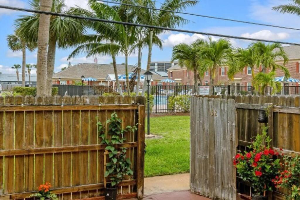 Endless Summer -Updated Townhome, 3-5 Minute Walk To The Beach! Indian Harbour Beach Экстерьер фото